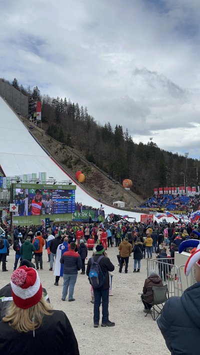 Ko sem videla svetovni rekord Domna Prevca in objem njegovega brata Ceneta. Vrhunec je bil tudi dvig globusa za polete, letos pa velikega.