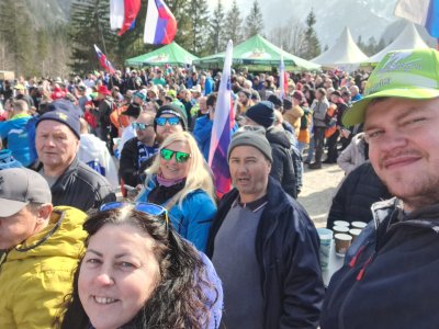 Vsako leto s prijatelji navijamo za naše odlične skakalce