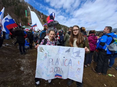 Moj najlepši spomin iz Planice je, ko se je meni in moji sestrični Peter Prevc v nedeljo 24.3.2024 nasmehnil, ko je prebral na plakatu napisano “hvala za vse kar si nam pričaral”. To mi bo zavedno ostalo v najlepšem spominu.