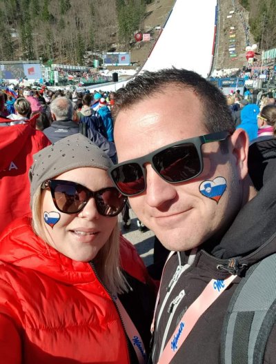 V Planici navijala, sedaj bi pa še rada še svoje otroke peljala.