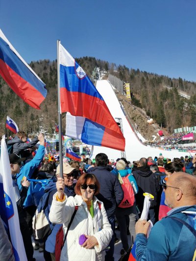 Čudovito, ko vsi v en glas navijamo. Čustveno, dih jemajoče, noro. Enkratno doživetje, ki ga z besedami ni moč opisati. 
