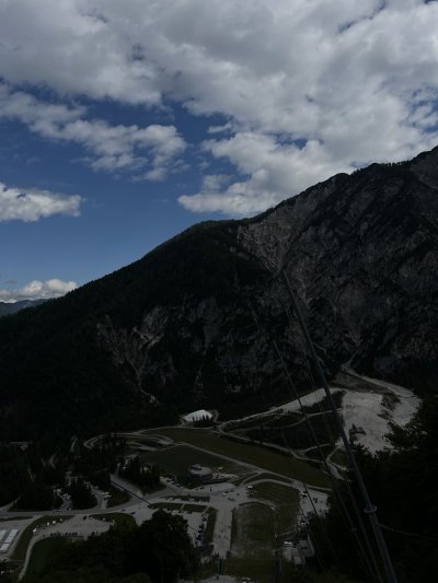 tam smo bili z ekipo iz kk ljubljane na pripravah. Najboljši spomin mi je pa to da sva šla z soigralko ob 23.00 na velikanko