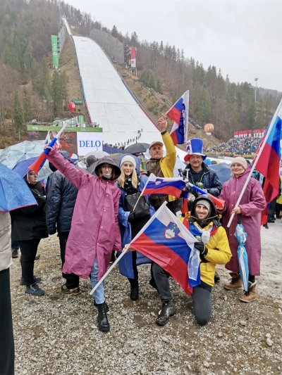 Vzdušje, družba, odlični skakalci.. bilo je zakon!