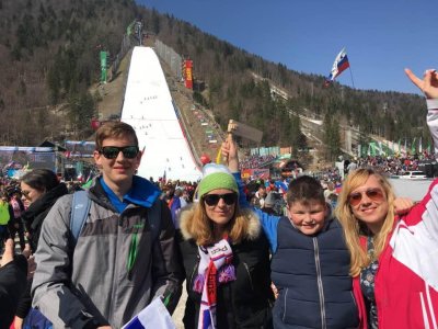 Kot starejši sestri, ki sva v Planici prihajali vsako leto, sva svoja dva brata prvič peljali v Planico :) Čudovit družinski spomin <3