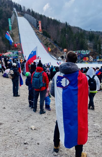 Neverjetno navijaško vzdušje