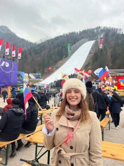 Lansko leto se je petkova tekma odvijala na moj rojstni dan. Plot twist...na isti dan ima rojstni dan tudi Daniel Tschofenig ki je na tisti dan osvojil kristalni globus. Cheers to that! 