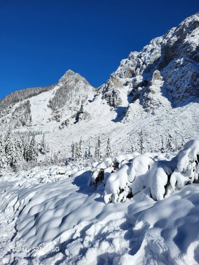 Planica he vedno posebno dozivetje, tako pozimi , kot poleti. Nepozabno pa vedno marca ob zakljucku svetovnega pokala, ki bo letos zaradi Domna in Nike se bolj  ikonicen.
