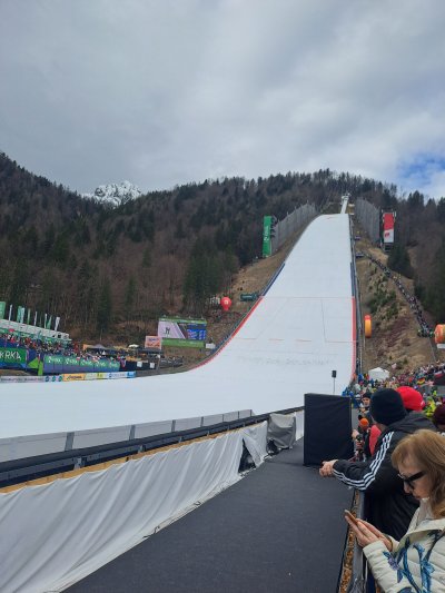 Neverjeten pogled na letalnico, kjer je Domen Prevc postavil svetovni rekord.Nepozabna izkusnja to videti v zivo, neponevljivo, za vse ostalo je Mastercard.