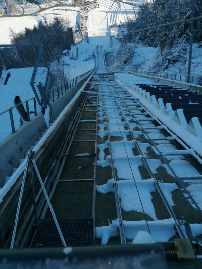Spominov je kar nekaj, tako obisk s kolesom kot vzpon na Ciperik, Ponče ali do Tamarja. Tudi s kolesom že parkrat.... 