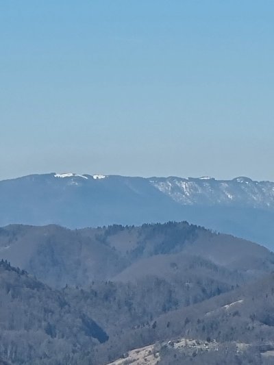 V Planici sem bil kot otrok s starši. Planico sem gledal iz Cimprnika. Skoke v planici pa še nisem nikoli gledal in si to želim...