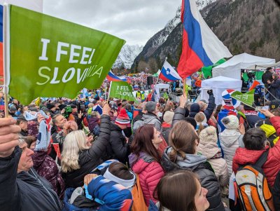 Nepozabno doživetje, ob izredno dobrih poletih. Izjemna kolisa navijačev, prijateljev naših orlov.Prečudovito vzdušje iin izjemni poleti.