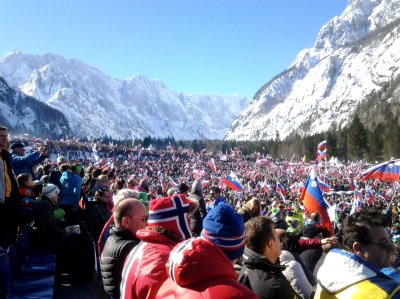 Kdor ne skače ni Slovenc  hej hej hejLetos pa kdor ne skace ni Domen Nika Prevc✌️✌️✌️