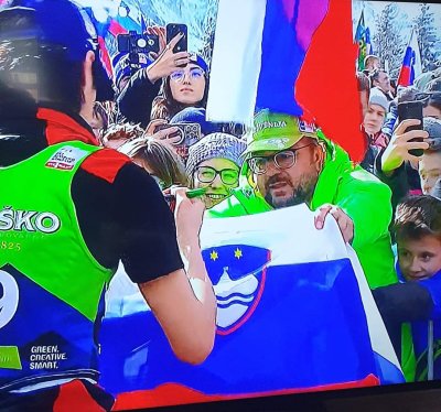 S podpisano zastavo v vsak dom. Marec 2024.