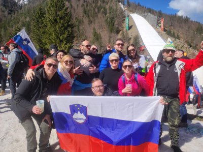 V Planici je vedno super vzdušje in čudoviti ljudje in najboljši skakalci,posebaj naši orli vsi smo izredno ponosni na njih.