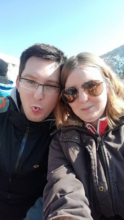 Bilo je leta 2016 šla sma v Planico prvič sama neorganizirana, naprej šla z vlakom do Jesenic, ki je bil takrat zastonj nato na avtobus do planice gledala tekmo na kateri je zmagal Stefan kraft. Nato pa šla na napačni avgust ki pa je bil na koncu zadnji in pristala v kranjski gori, od tam pa sma šla peš in mislila da boma prišla do Jesenic hitro in sma hodila pomoje kr kake 1 do 2 ure nato spraznila telefon, najdla sred nikjer neko avtobusno postajo. Ker pa nisma vedela, koliko je ura sma šla do hiše čez cesto, kjer se je prijazni gospod rekel da bi mogel čez 15 minut priti zadnji avtobus za Jesenice, če pa ne pride je ponudil naj pridema po njega da naju zapelje. Na koncu se je vse uspelo sreči urediti ujela sma zadnji avtobusi za Jesenice in zadnji vlak iz Jesenic do Celja. Kjer naju je prišla iskati moja mama in peljala domov. Prišla sma domov zelo utrujena in polna žuljev.Od takrat naprej sem šla potem vedno na ali organizirani prevoz ali pa dobro pogledala prevoze.