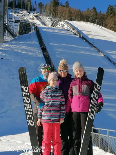 Planica je ˝KRALJICA˝ Vedno se radi vračamo v Planico, kjer so doma uspehi in rekordi naših izvrstnih skakalk in skakalcev :)