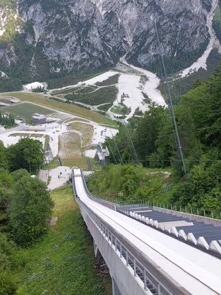 Lanski obisk Planice z prostovoljci invalidi 